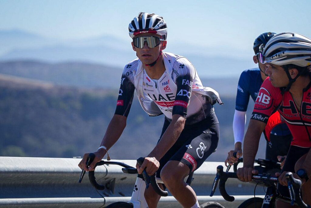 Isaac del Toro gana contrarreloj élite en Nacional de Ciclismo