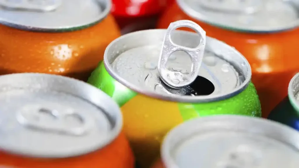 Refrescos tendrán menos azúcar, anuncia Sheinbaum