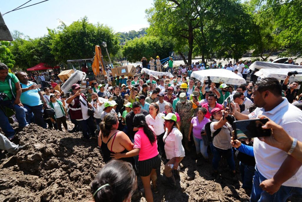 Tamazunchale recibe apoyo de la Sedena tras fuertes lluvias