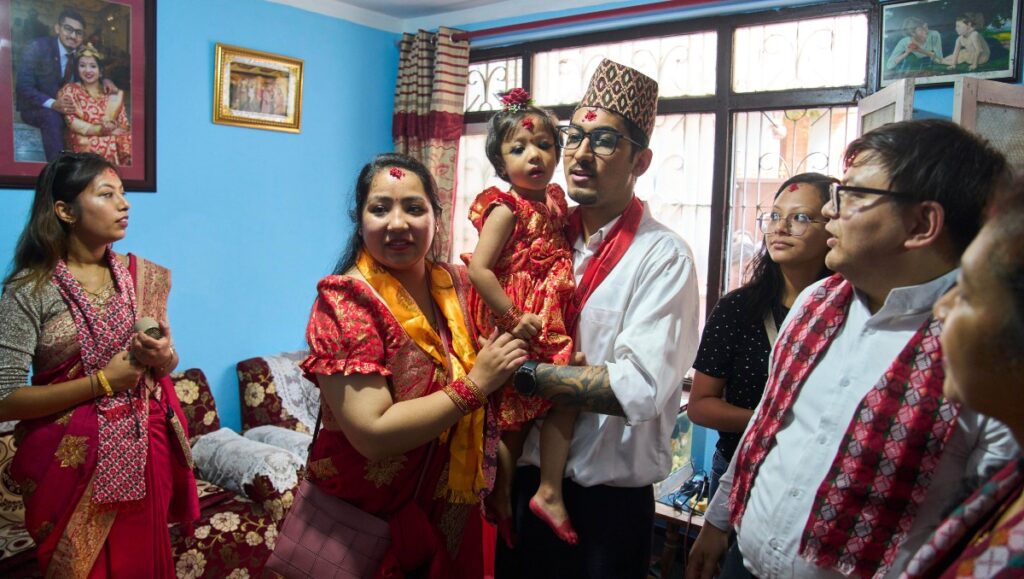 Nepal presenta a su nueva diosa viviente
