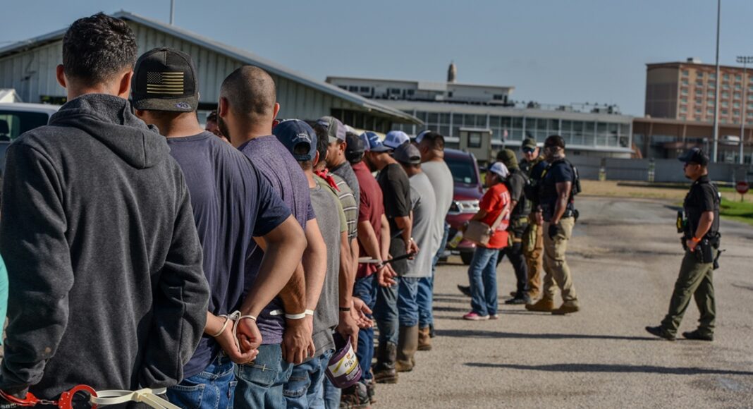 Más de mil mexicanos detenidos en operativos migratorios de Estados Unidos: Sheinbaum