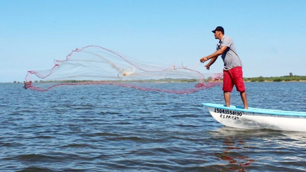 Convenio beneficiará a más de 32 mil pescadores en Sinaloa