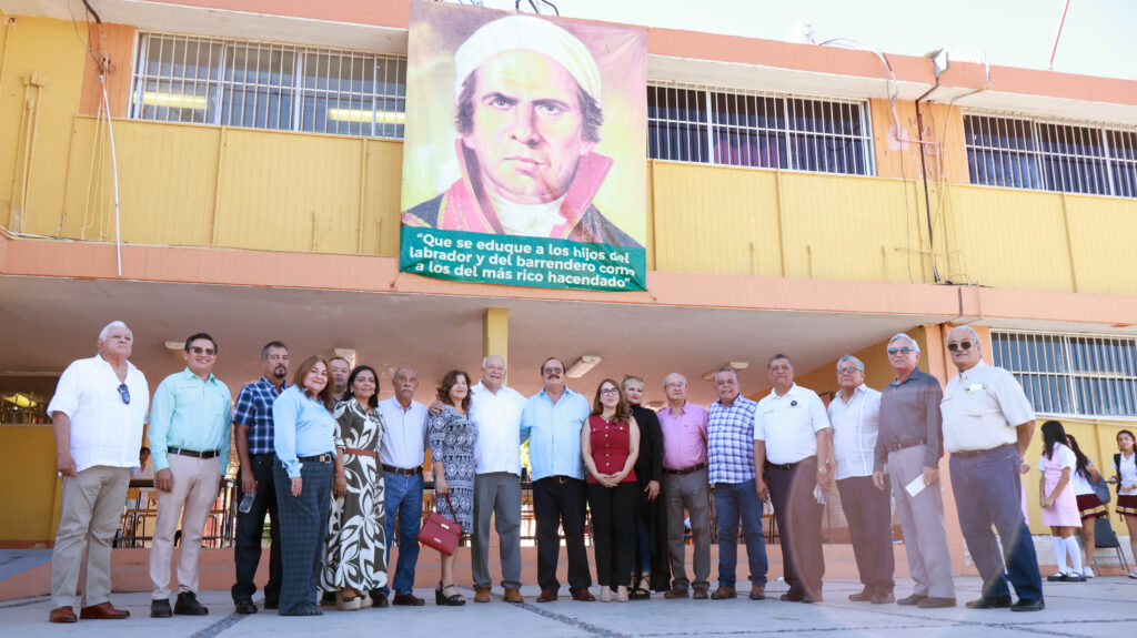 Gobernador de BCS destaca compromiso con la educación secundaria