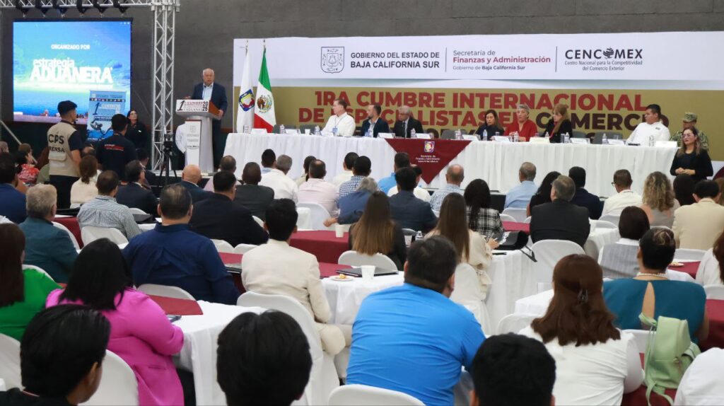 Inicia Cumbre Internacional de Comercio Exterior en La Paz