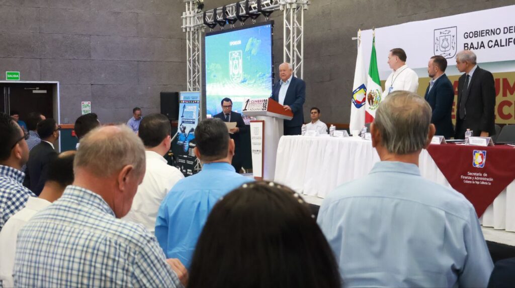 Inicia Cumbre Internacional de Comercio Exterior en La Paz