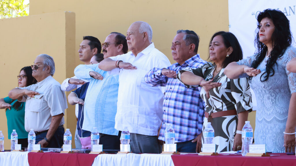 Gobernador de BCS destaca compromiso con la educación secundaria