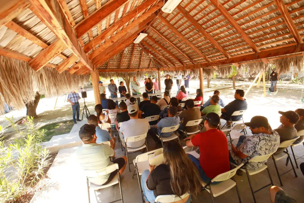 Gobernador VCC apoya al sector pesquero en BCS