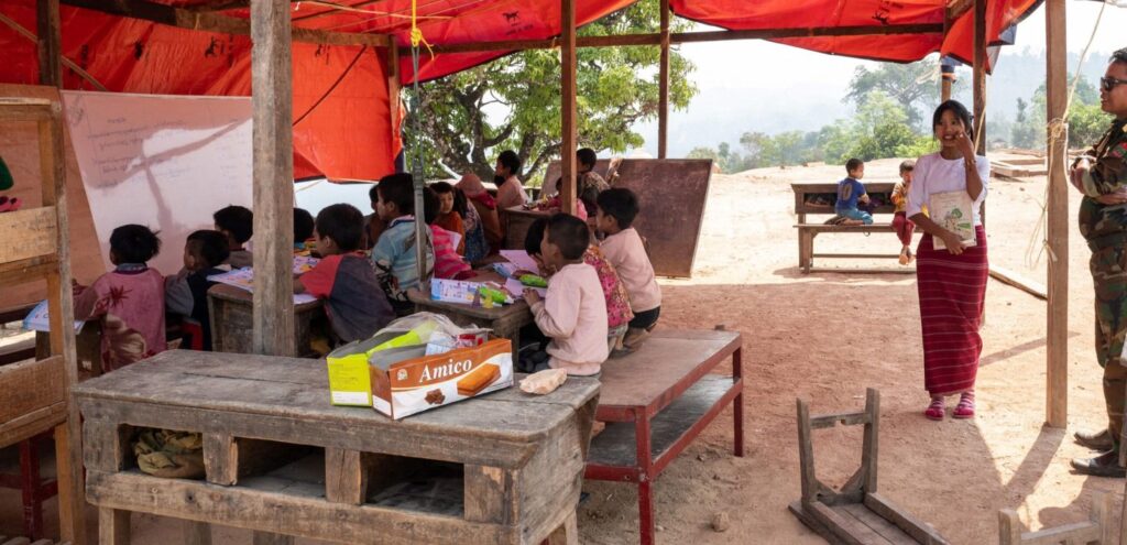 Myanmar concede amnistía a miles antes de las elecciones