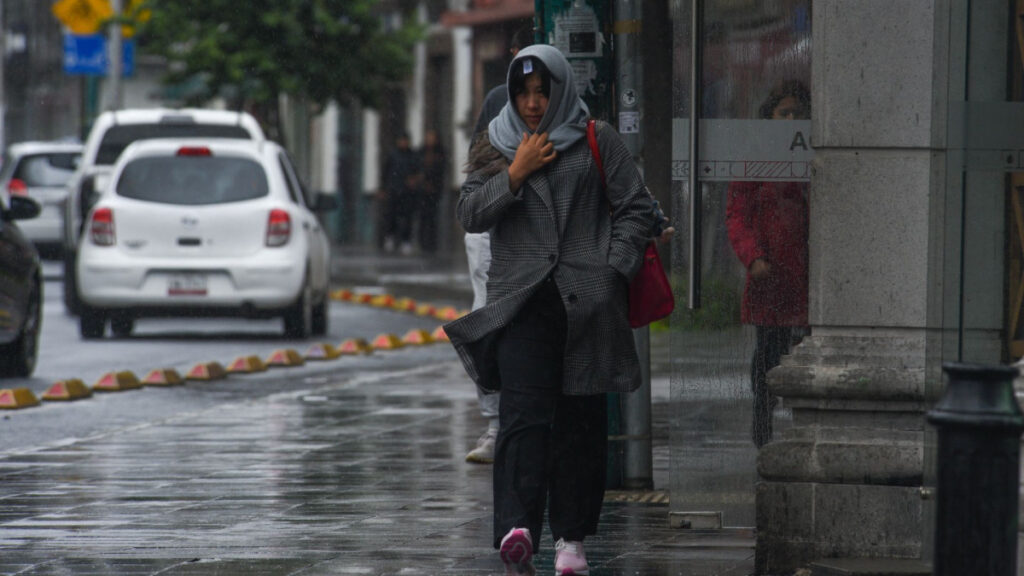 Frente frío 12 traerá lluvias y fuertes rachas de viento en el sur del país