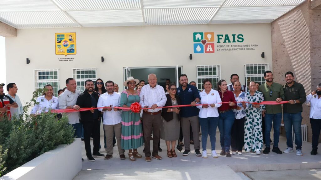 Inauguran unidad médica y nuevas obras en Los Cabos
