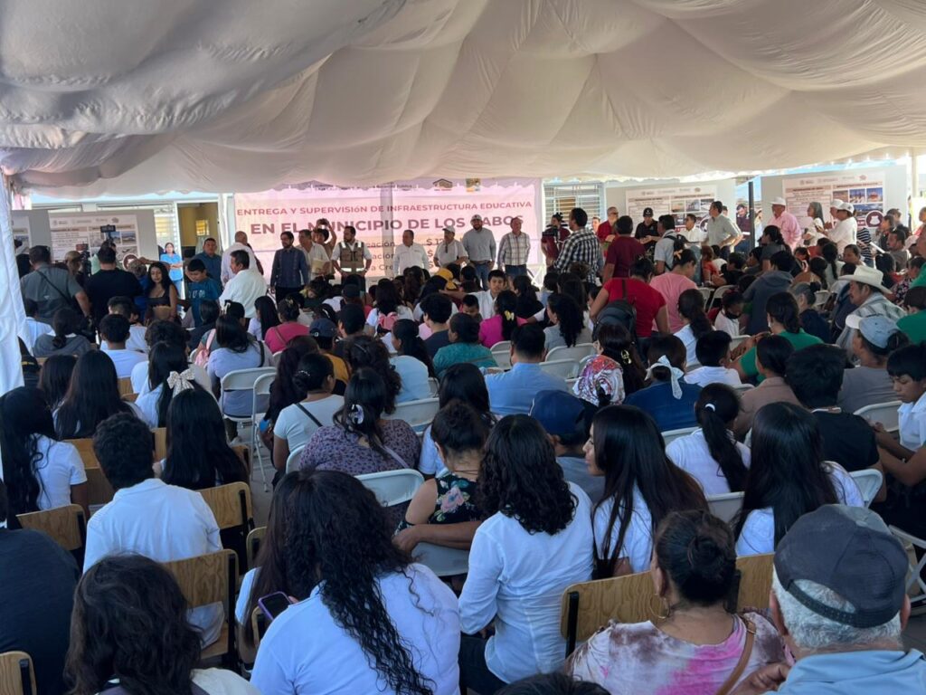 Entrega gobernador de BCS complejo educativo en Los Cabos