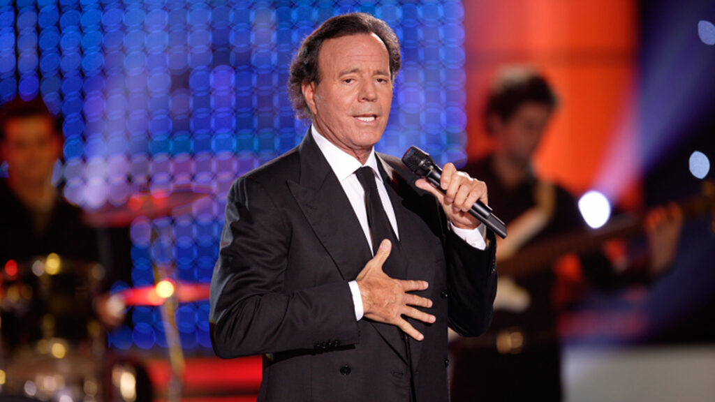 Acusan a Julio Iglesias de presuntos abusos sexuales en el Caribe