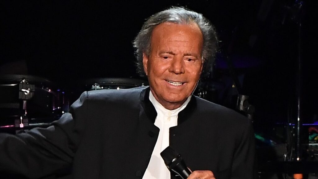 Acusan a Julio Iglesias de presuntos abusos sexuales en el Caribe