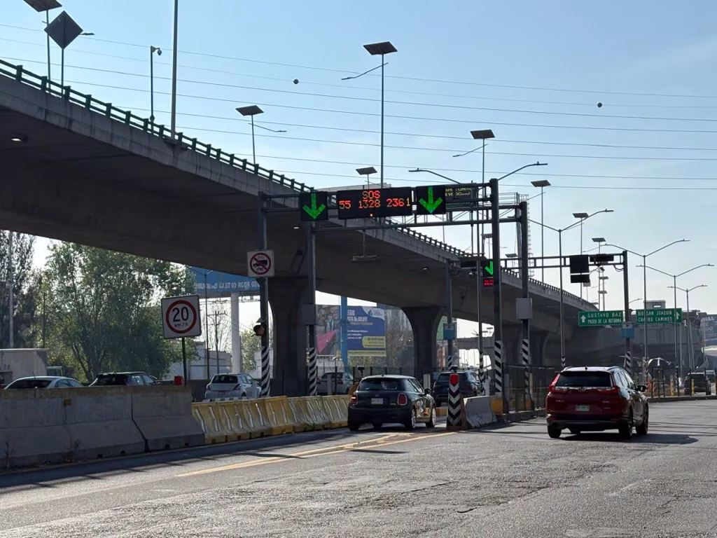 Activan sistema antievasión con picos en autopistas
