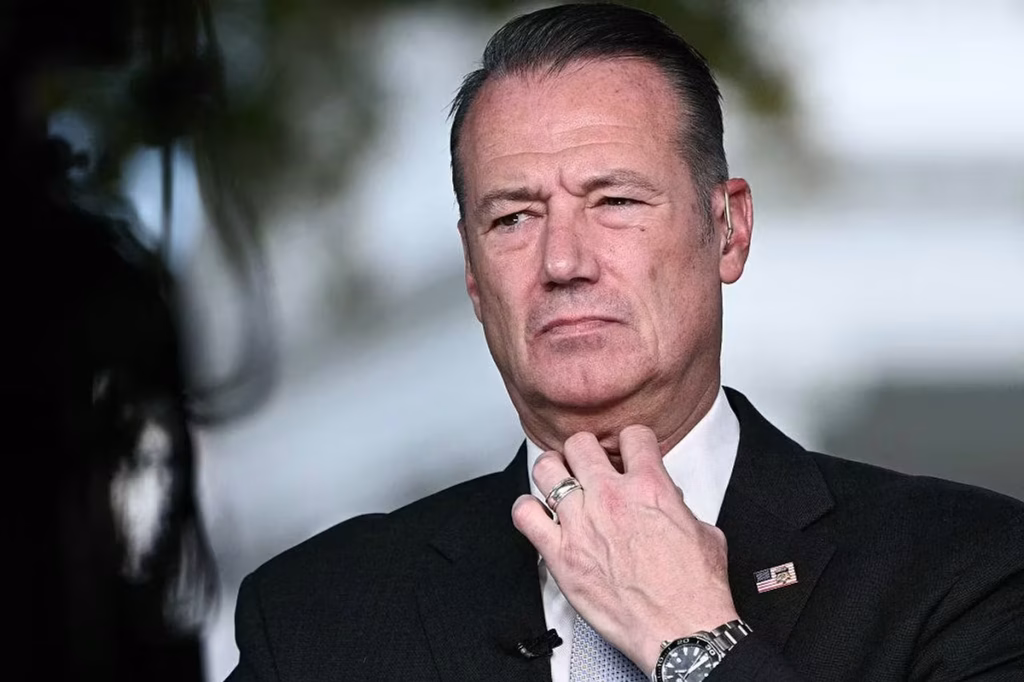 Juez cita a jefe del ICE por incumplir audiencias migratorias