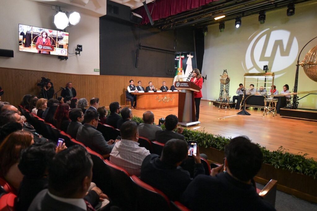 Lotería Nacional celebra 90 años del IPN con sorteo especial