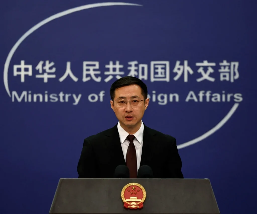 China reitera apoyo a Cuba y critica bloqueo de Estados Unidos