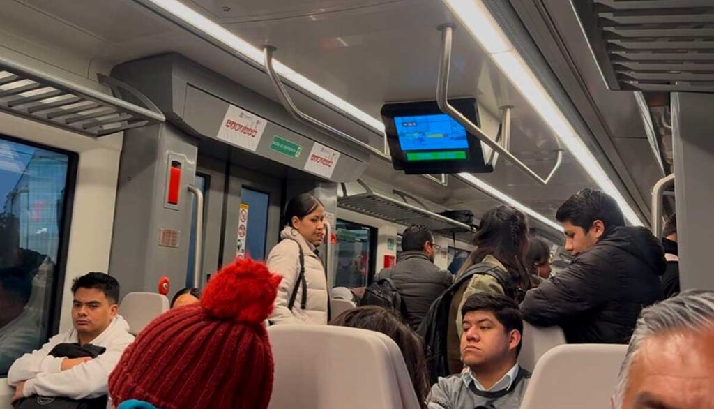 Tren México-Toluca inicia tramo completo con alta afluencia