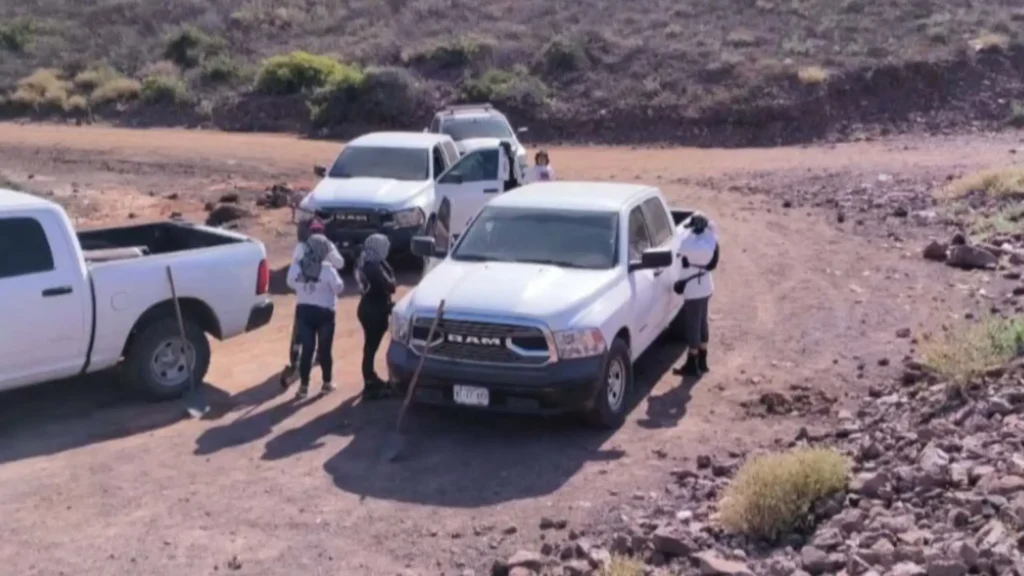 Hallan fosas clandestinas con al menos 8 cuerpos en Sonora