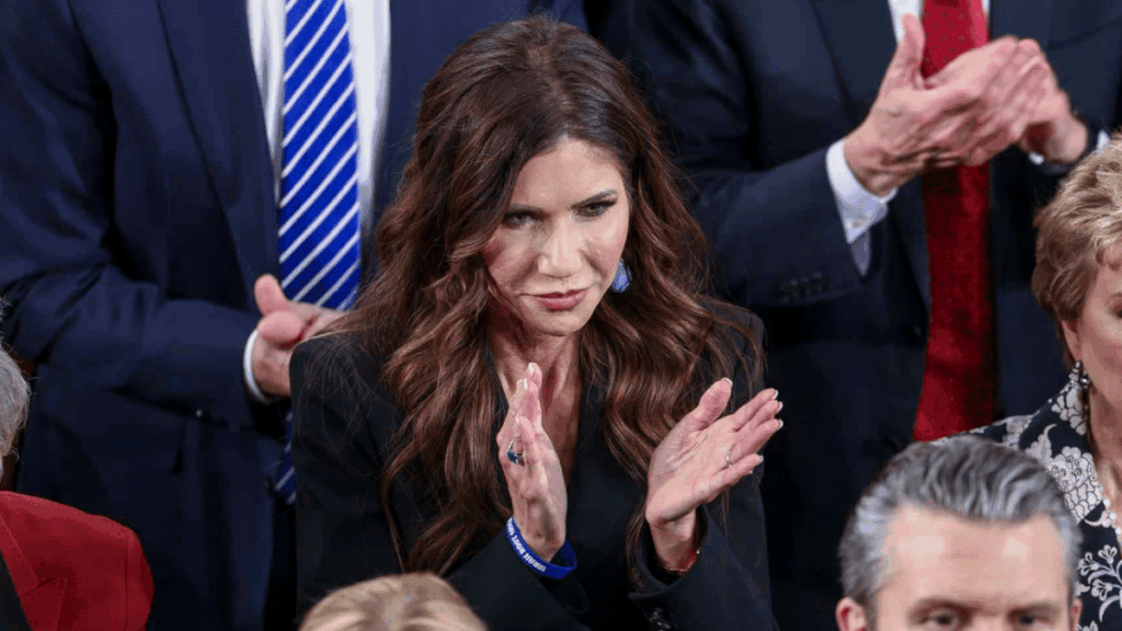 Trump destituye a Kristi Noem como secretaria de Seguridad Nacional