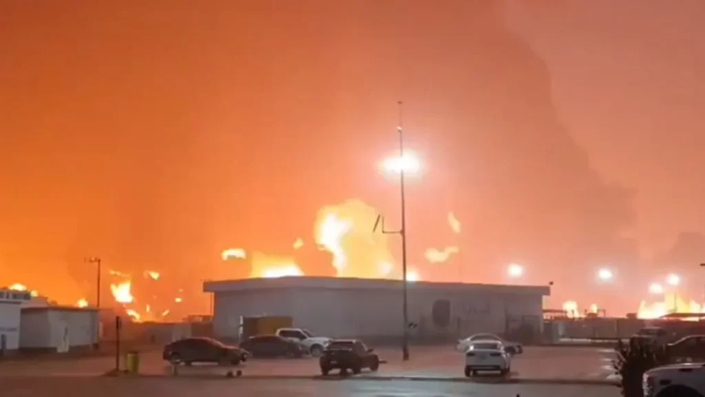 Controlan incendio cerca de refinería en Tabasco