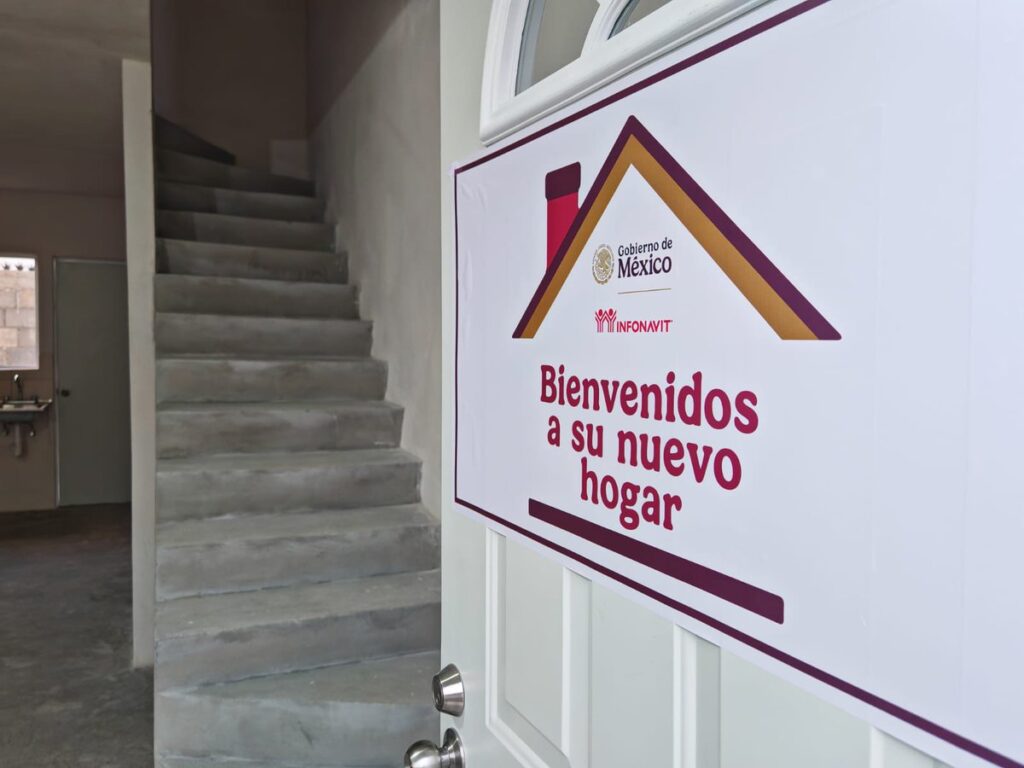Infonavit entrega viviendas en 47 fraccionamientos del país