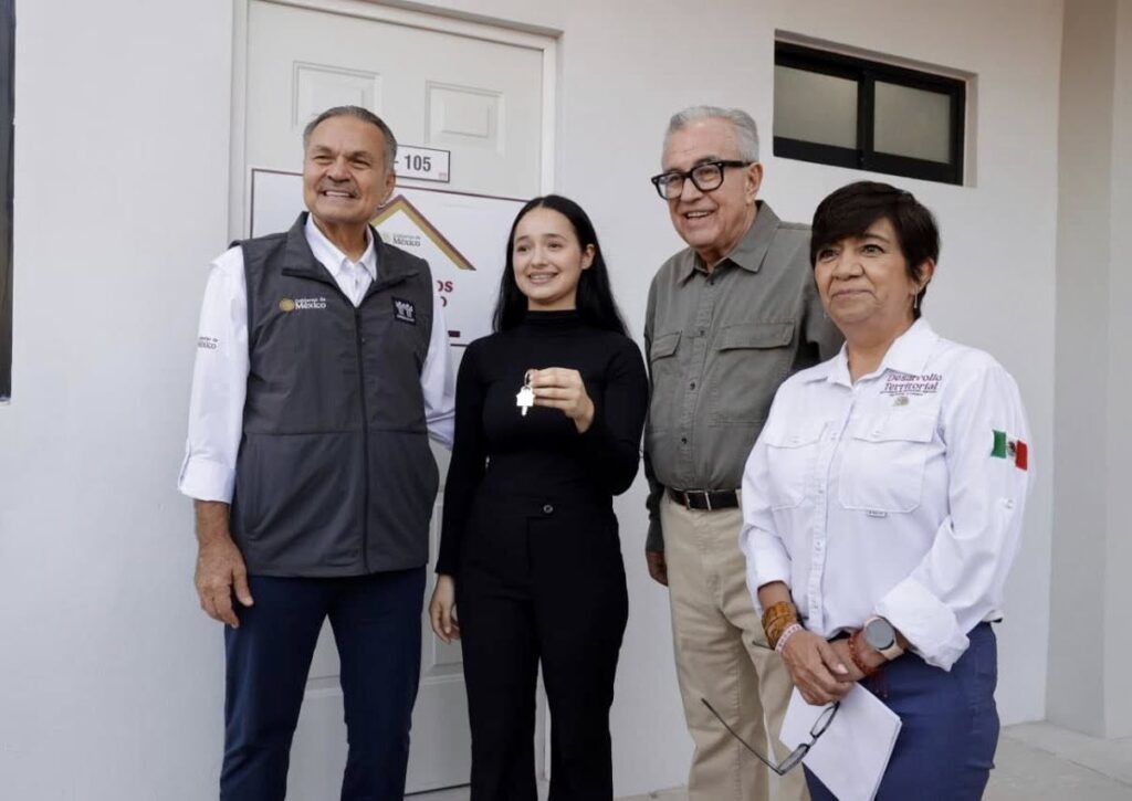 Entregan primeras viviendas del programa Bienestar