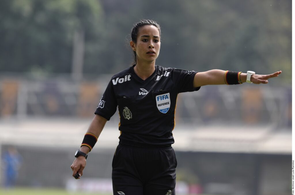Katia Itzel, primera árbitra mexicana en Mundial