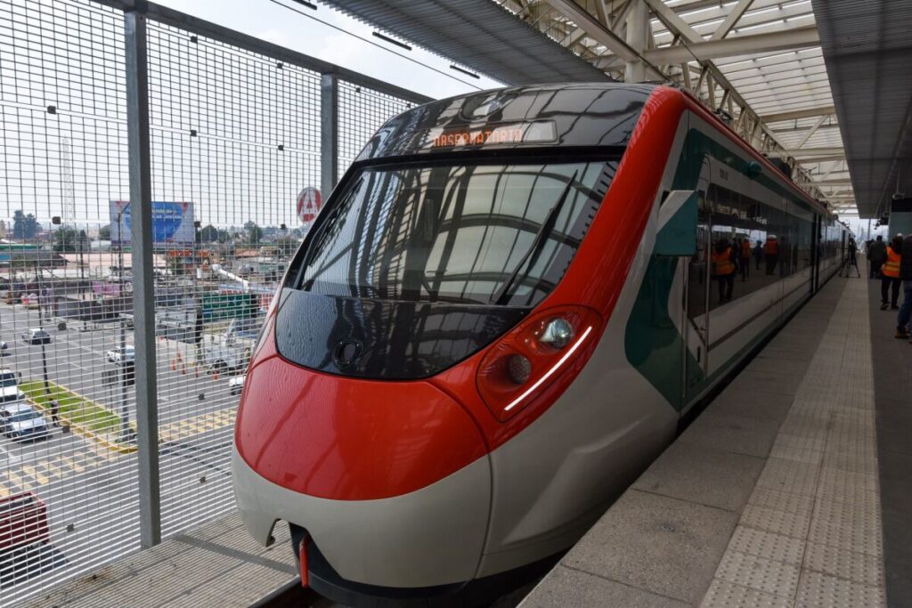 Sheinbaum anuncia apertura del tren al AIFA
