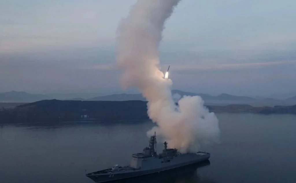 Corea del Norte prueba misiles de corto alcance