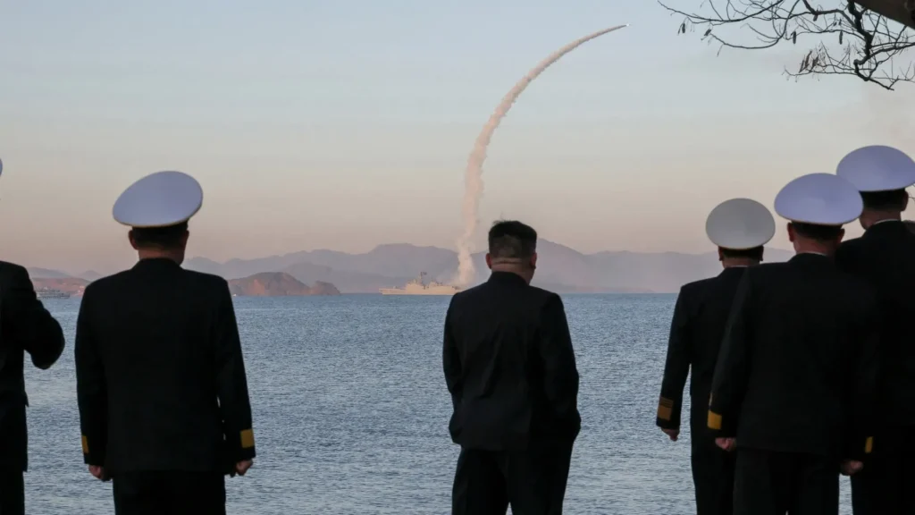 Corea del Norte prueba misiles de corto alcance