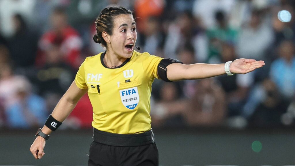 Katia Itzel, primera árbitra mexicana en Mundial