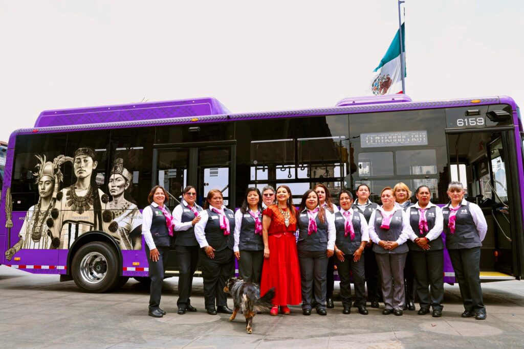 Centrobús CDMX honra a heroínas indígenas