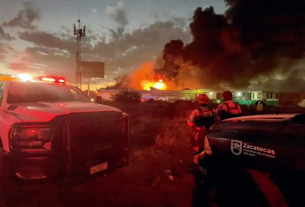Incendio arrasa bodegas de Bienestar en Zacatecas