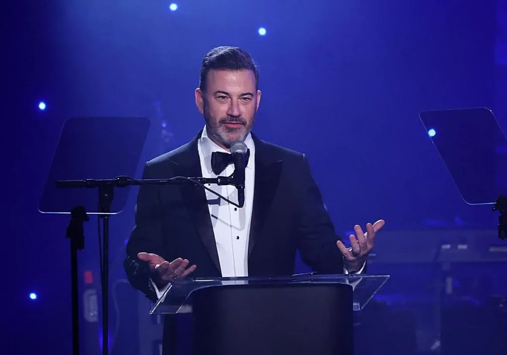 Kimmel niega incitación tras broma sobre Melania