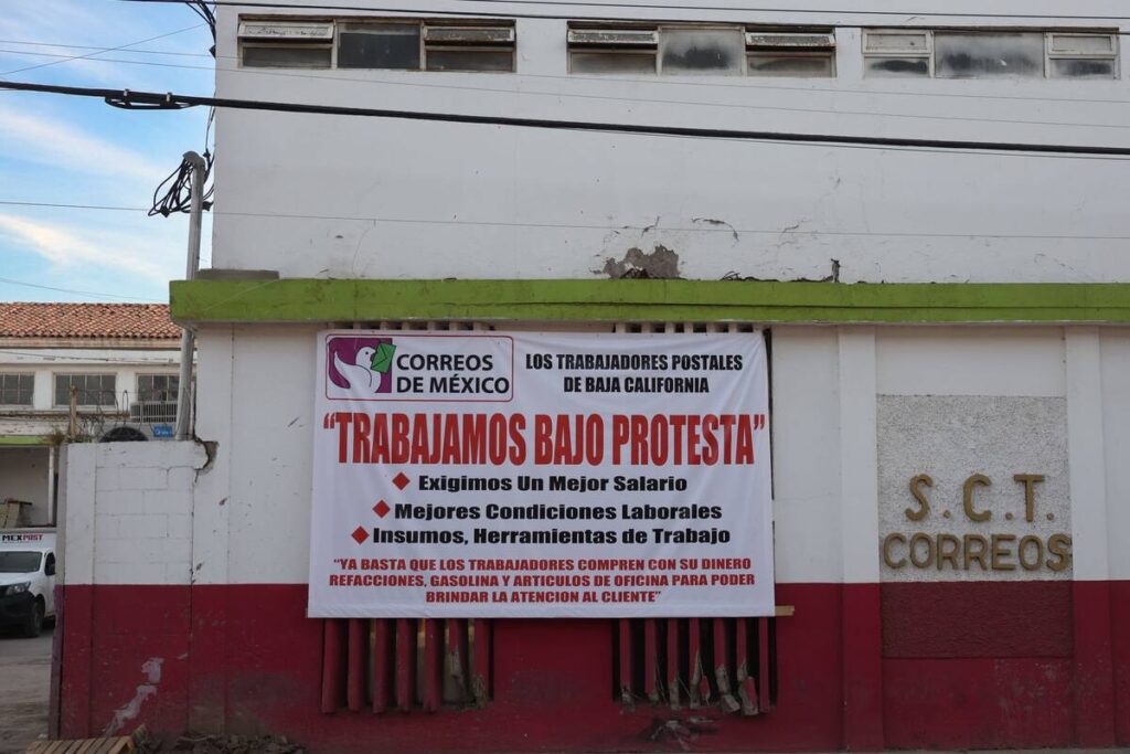 Amenazan huelga en Correos de México el 1 de mayo