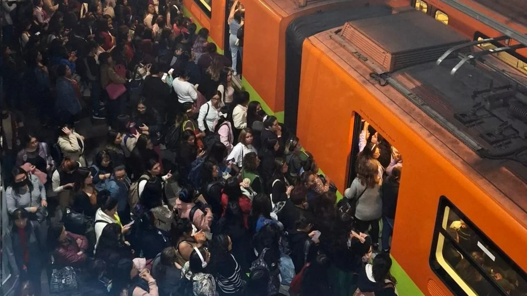 Metro CDMX acumula 63 días de retrasos y fallas