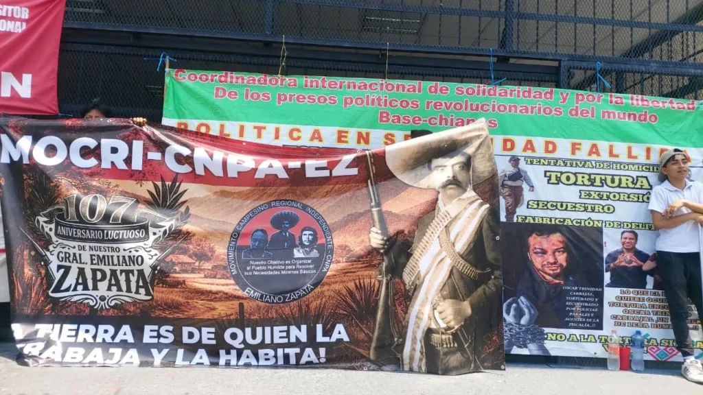 Campesinos marchan en honor a Emiliano Zapata
