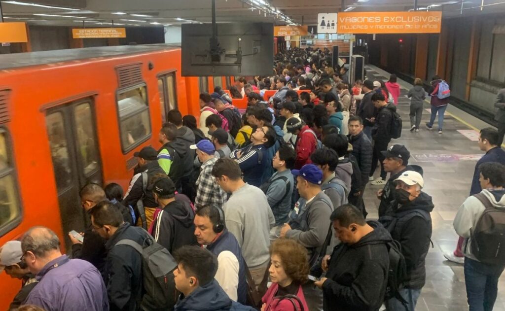 Metro CDMX acumula 63 días de retrasos y fallas