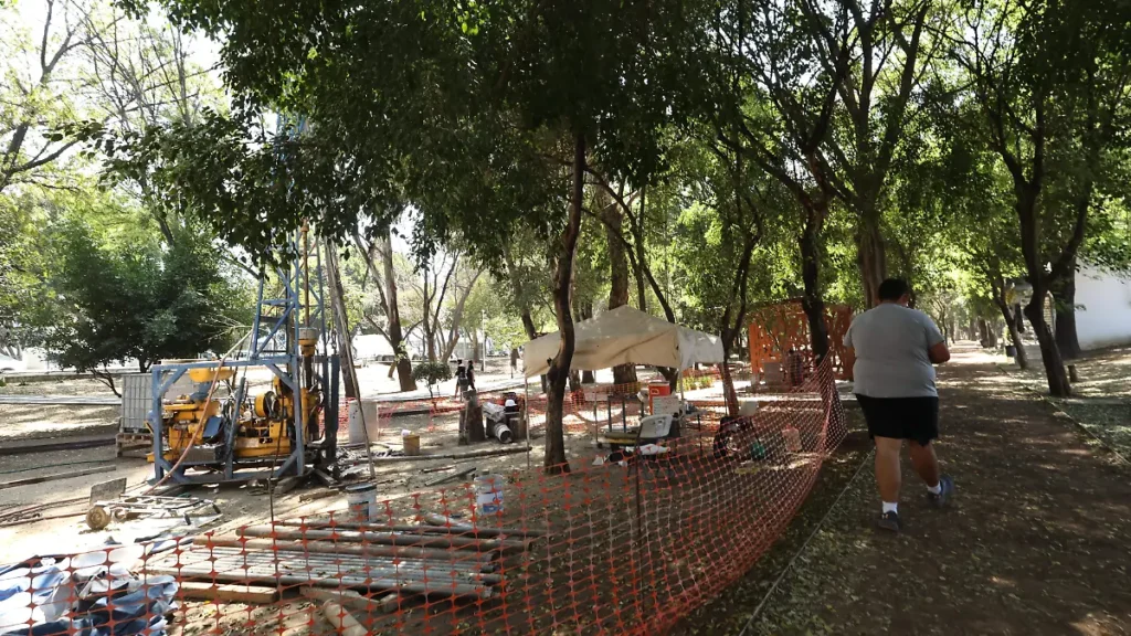 Denuncian obras en barranca protegida por Cablebús