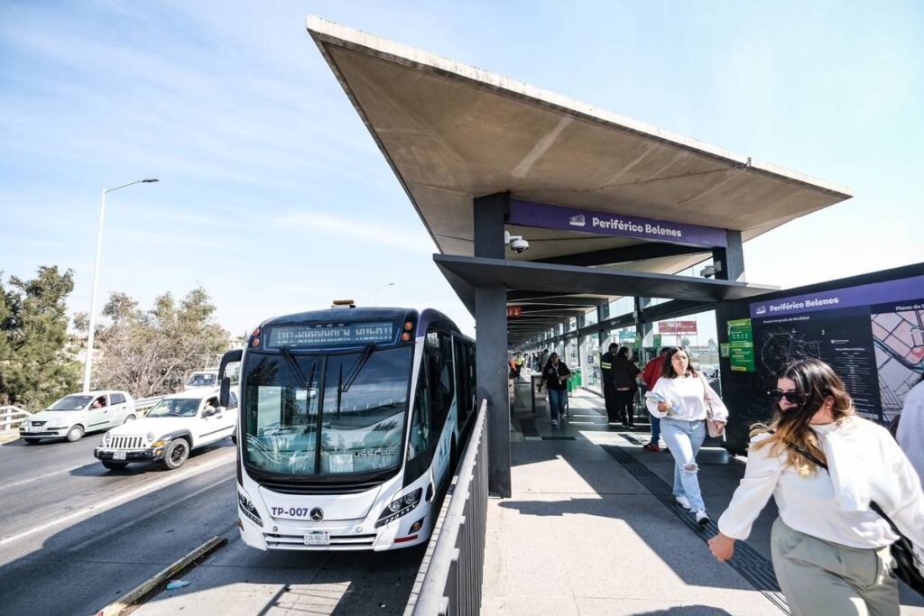 Transporte urbano crece 3.1% en pasajeros: Inegi