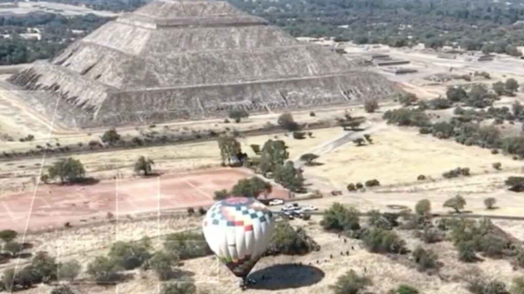 Globo aterriza de emergencia en Teotihuacán