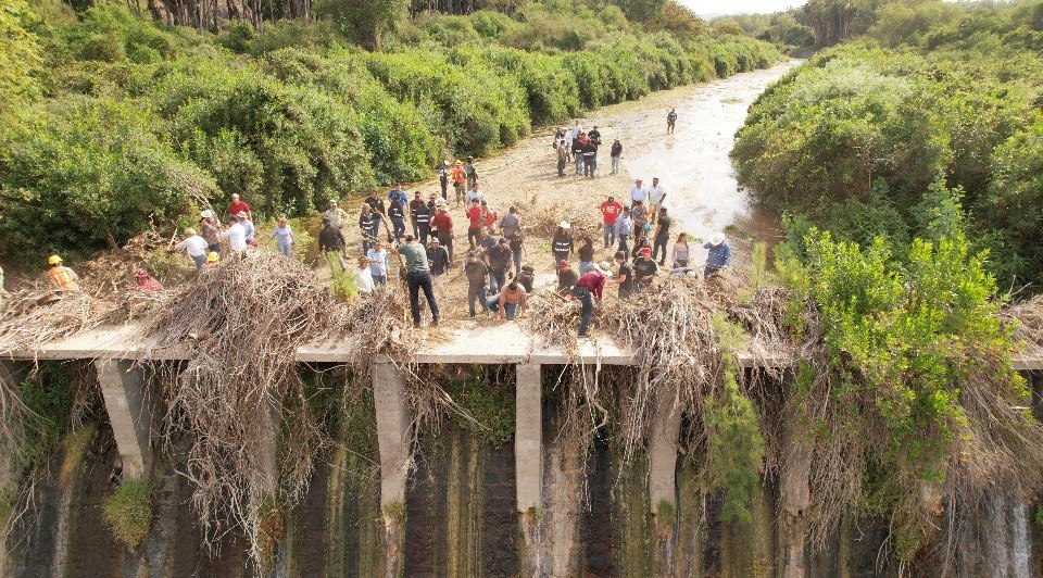 Jornada de limpieza mejora represo El Salto en La Paz