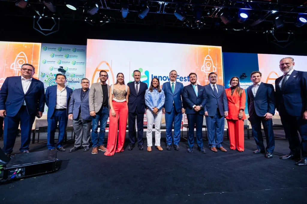 Ebrard impulsa innovación con premios a 24 proyectos