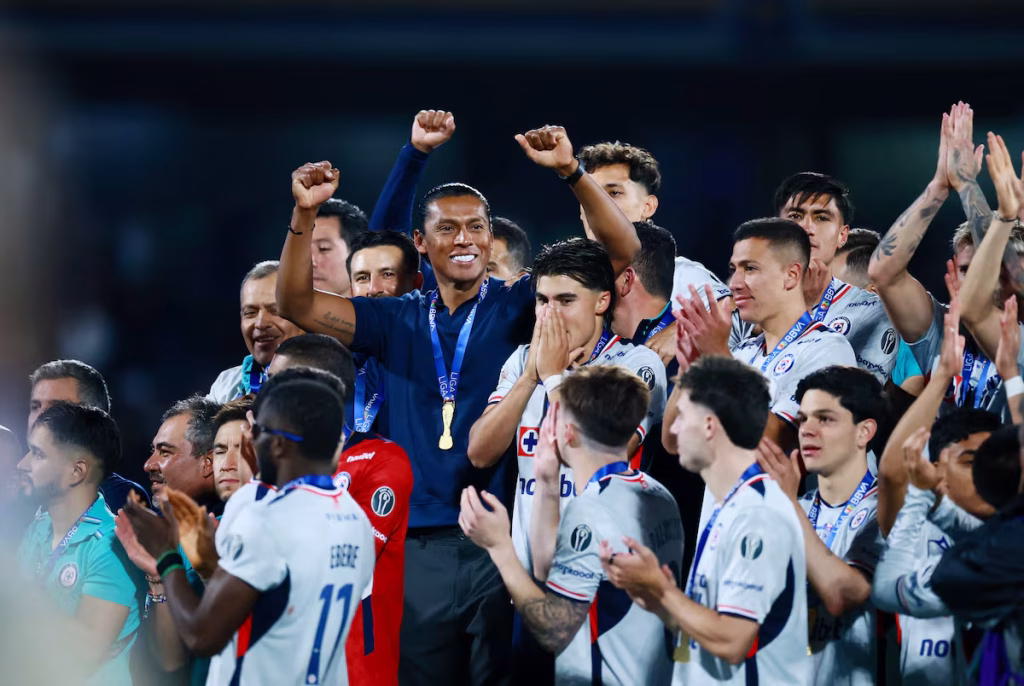 Cruz Azul conquista su décima estrella ante Pumas