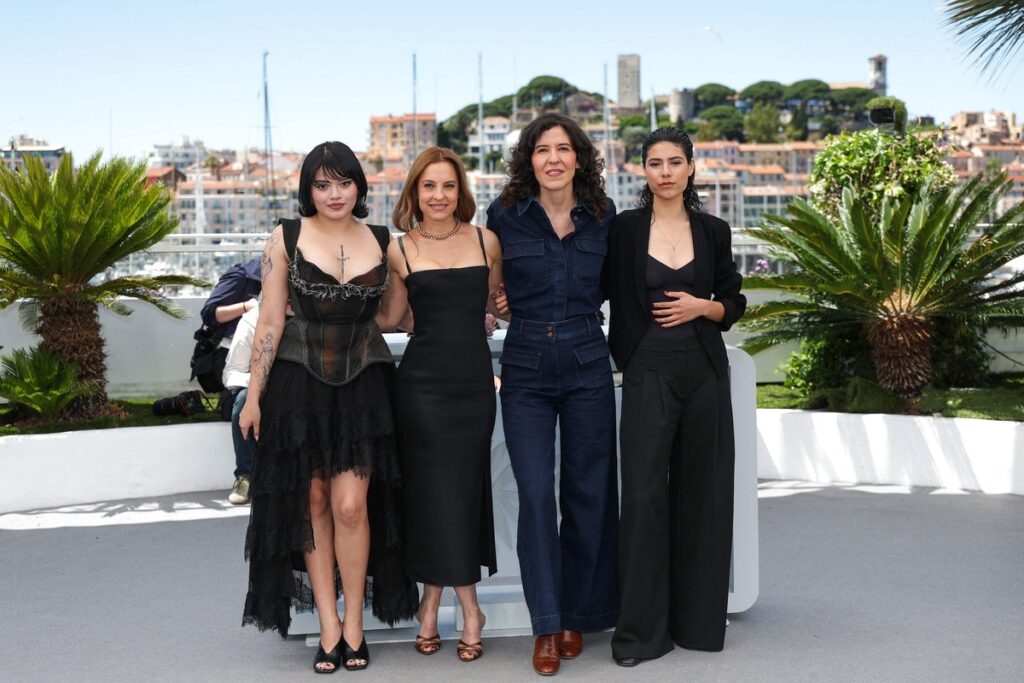 Marina de Tavira triunfa en Cannes con filme tico