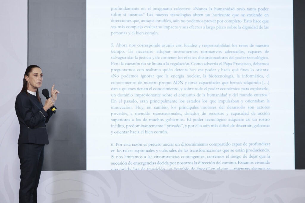 Sheinbaum respalda regulación de la IA propuesta por León XIV