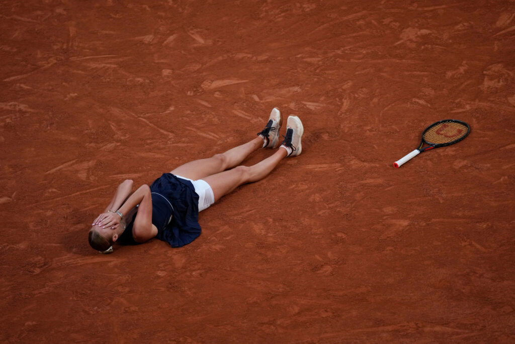 Gauff cae en Roland Garros y pierde su título