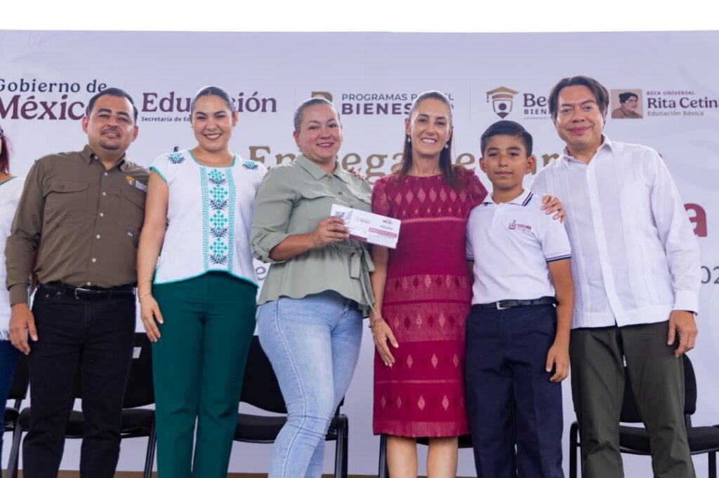 Sheinbaum inicia entrega de becas Rita Cetina
