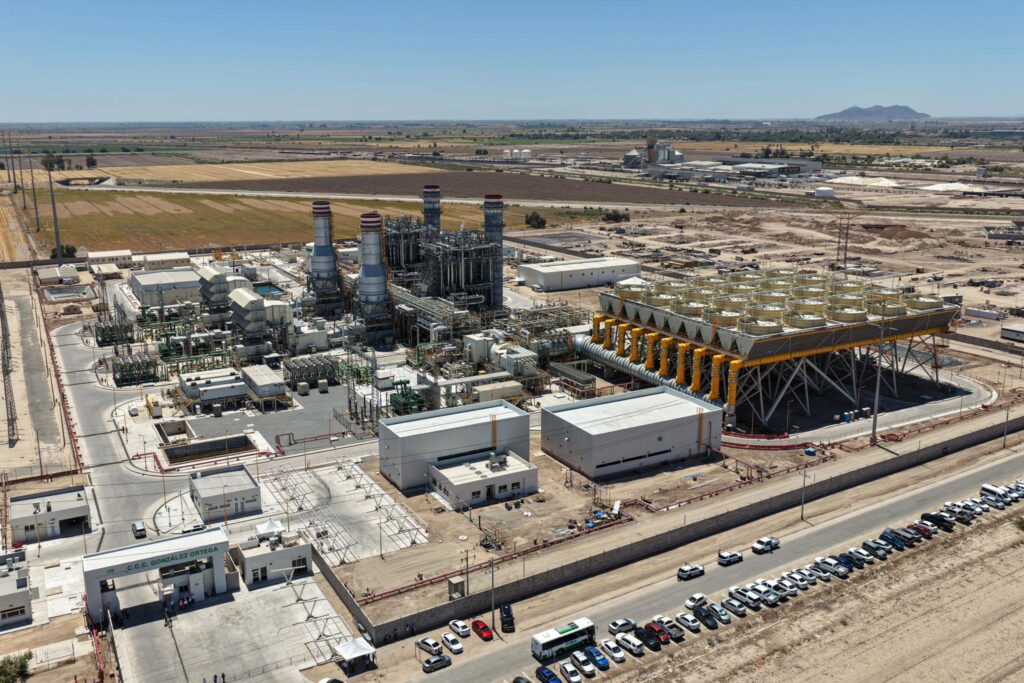 Sheinbaum inaugura central eléctrica en Baja California